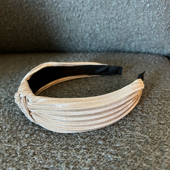 Pleated Satin Silk Headband in Champagne - Etsy - Picture 4 of 4